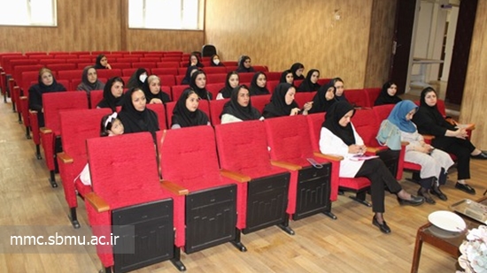 برگزاری کارگاه آموزشی معاینه و غربالگری سرطان پستان در مرکز مهدیه 