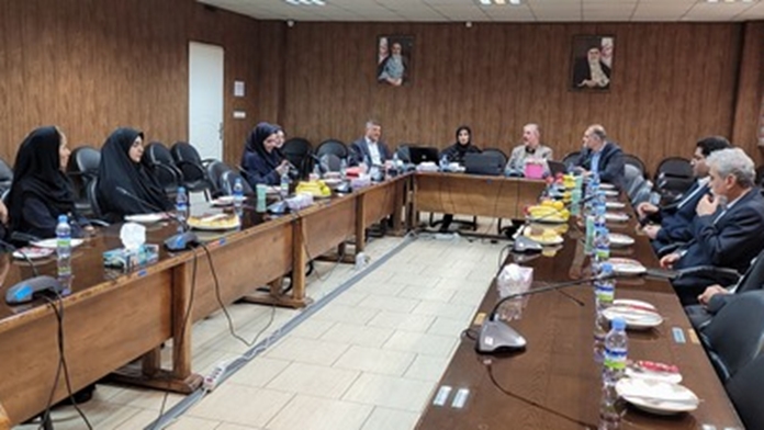 بازدید معاون توسعه مدیریت و منابع دانشگاه از مرکز مهدیه به مناسبت روز پرستار